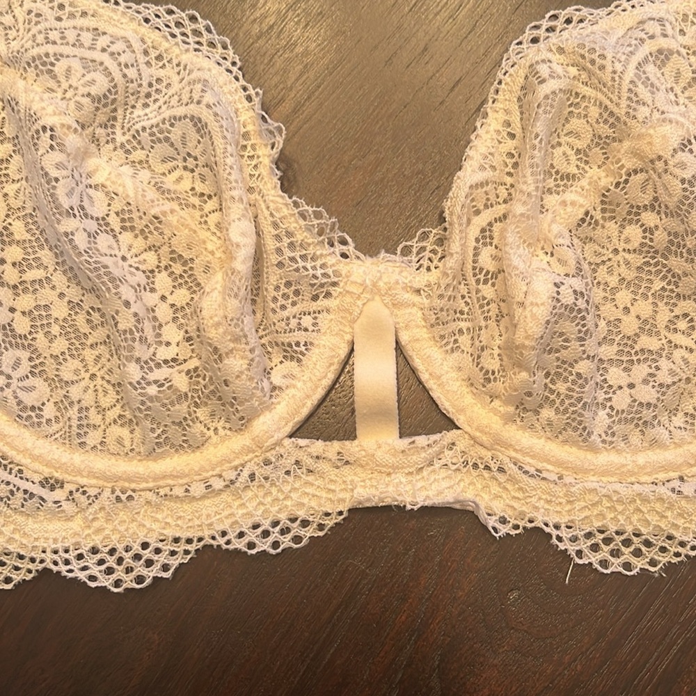 Ambrielle Bra - Picture 3 of 6